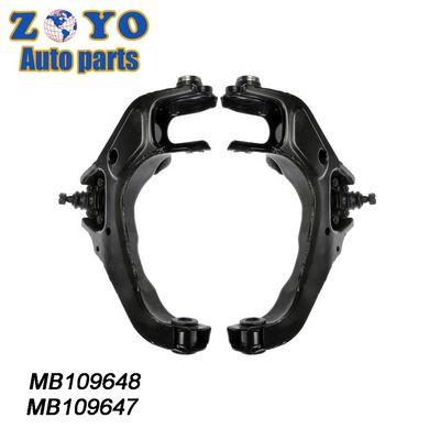 OE NO. MB633264 MB633265 Covas de borracha natural para Mitsubishi L200 Braço de comando inferior