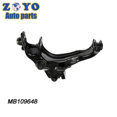 OE NO. MB633264 MB633265 Covas de borracha natural para Mitsubishi L200 Braço de comando inferior